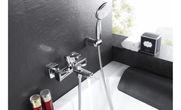 LM0514C Evitta Смеситель для ванны, с коротким изливом, дивертор с кер. пласт, хром LEMARK