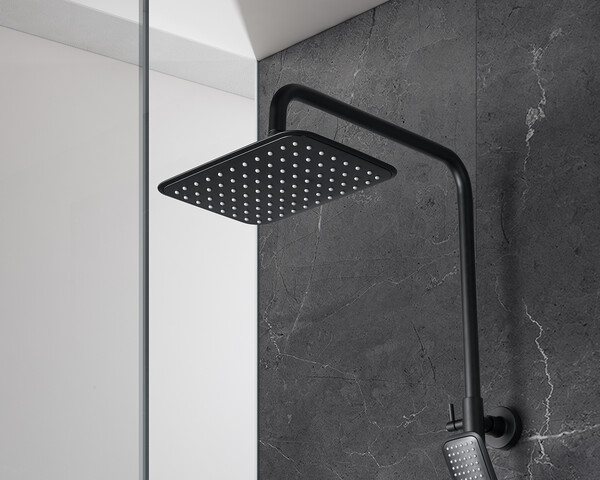 LM7002BL Tropic Смеситель для ванны с верхней душевой лейкой Троп. дождь, поворот. излив, черный LEMARK