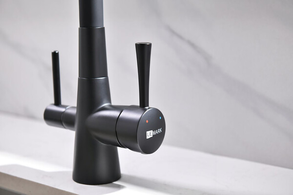 LM3075BL Comfort Смеситель для кухни, с гибким изливом, с подключением к фильтру питьевой воды, черный LEMARK