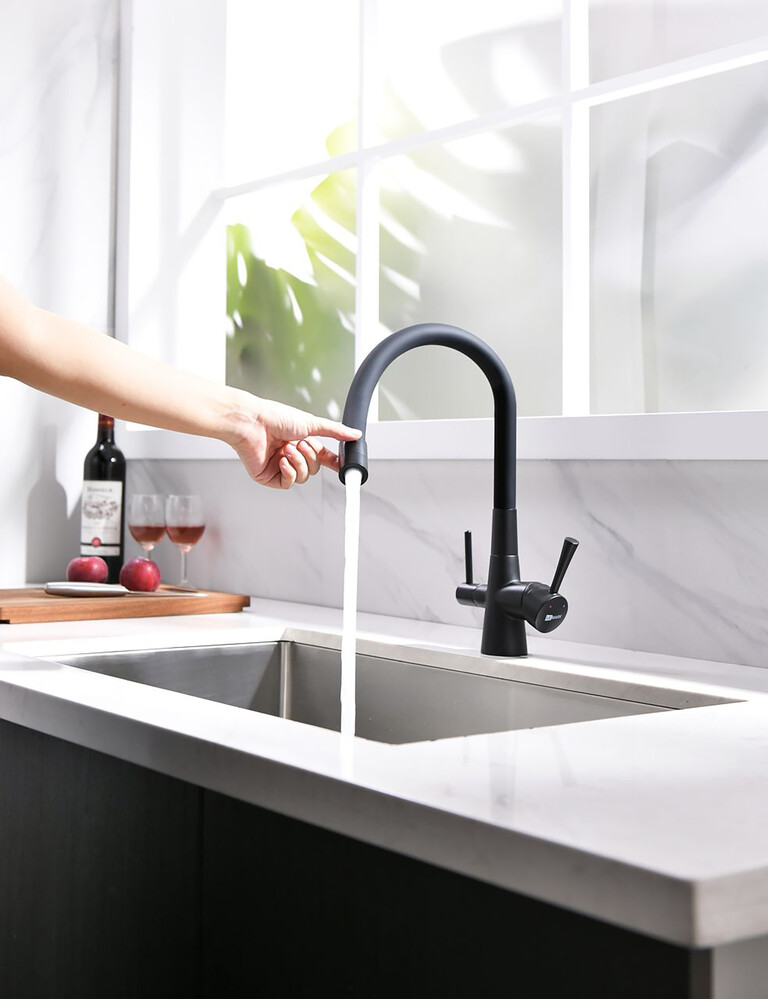 LM3075BL Comfort Смеситель для кухни, с гибким изливом, с подключением к фильтру питьевой воды, черный LEMARK