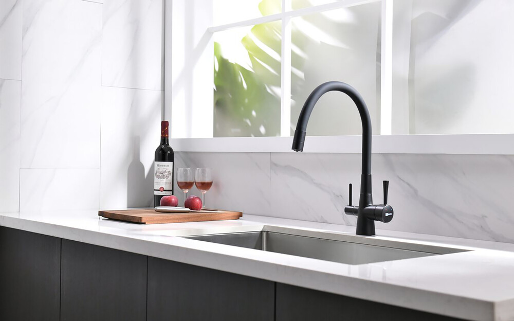 LM3075BL Comfort Смеситель для кухни, с гибким изливом, с подключением к фильтру питьевой воды, черный LEMARK