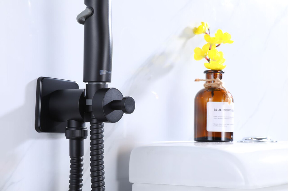 LM7219BL Ursus Смеситель с гигиеническим душем, встраиваемый, черный LEMARK