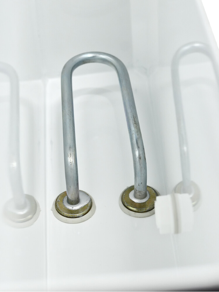 Умывальник "Весна" с ЭВН (мойка Нержавейка 40*50, бак 17л) 1,25кВт белый