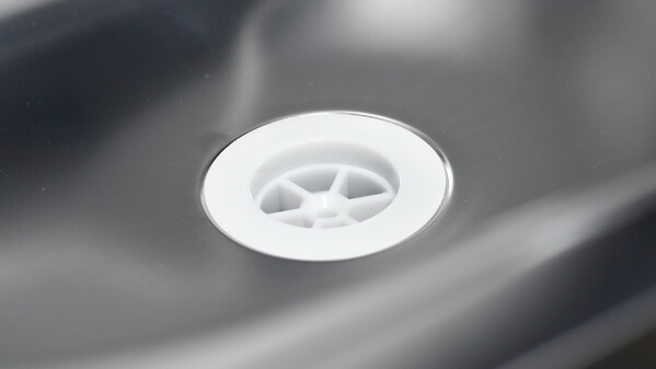 Умывальник "Весна" с ЭВН (мойка Нержавейка 40*50, бак 17л) 1,25кВт белый