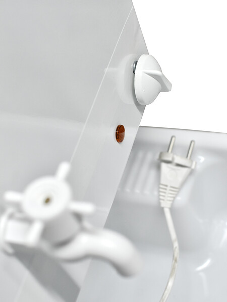 Умывальник "Весна" с ЭВН (мойка Пластик 40*50, бак 17л) 1,25кВт белый