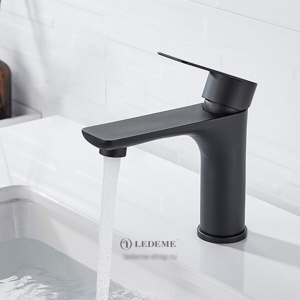 71018B Смеситель Тюльпан LEDEME НЕРЖАВЕЙКА (черный)