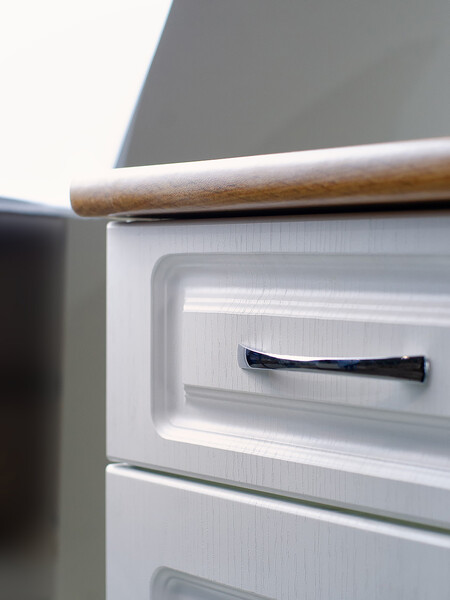 Рабочий стол 80 Ясень Белый (2 двери + 2 ящик) фасад МДФ столешница цвет (Дуб Вотан) SANTREK HOME