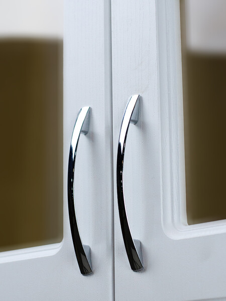 Шкаф для посуды 80 (со стеклом) Ясень Белый фасад МДФ SANTREK HOME