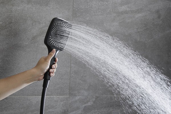 SK-H3145H Смеситель с душевой стойкой SAVOL шар.d 35  на гайке, чёрный