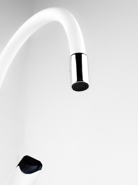 Смеситель Кухня SANTREK AQUA-1010 "PRESTIGE" (SAP-1010)  шар. d-35 с силиконовым изливом, Белый/Хром