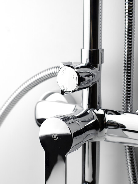 Душевая система SANTREK AQUA-1200 "PRESTIGE" (SAP-1200)  шар. d-35 с верхним душем и смесителем (хром)