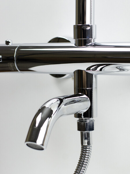 Душевая система SANTREK AQUA-1220 "PRESTIGE" (SAP-1220)  термостатическая, с верхним душем и смесителем (хром) переключение на душ поворотом излива