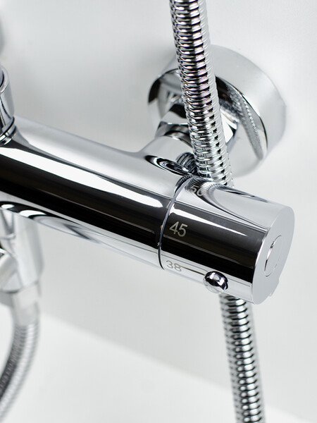 Душевая система SANTREK AQUA-1220 "PRESTIGE" (SAP-1220)  термостатическая, с верхним душем и смесителем (хром) переключение на душ поворотом излива