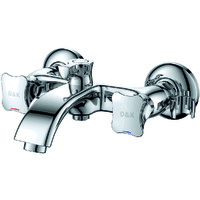 DA1383201 Смеситель д/ванны 1/2 кер D&K с двумя рукоятками, короткий излив, хром