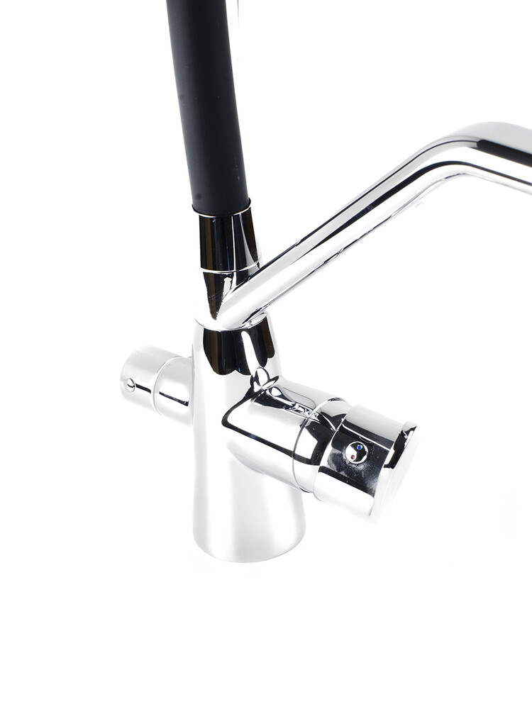  Смеситель Кухня SANTREK AQUA-1037 "PRESTIGE" (SAP-1037) шар. d-35 с гибким силиконовым изливом, с подключением фильтра питьевой воды (черный/хром)