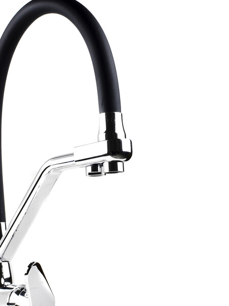  Смеситель Кухня SANTREK AQUA-1037 "PRESTIGE" (SAP-1037) шар. d-35 с гибким силиконовым изливом, с подключением фильтра питьевой воды (черный/хром)