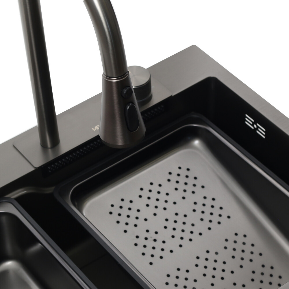 Мойка нерж врезная 680х460х220 т 3,0 ГРАФИТ D6846B+6  (+ сифон) AISI 304 + Подарок (Колландер, фруктовница, доска, 2 смесителя, дозатор) MLN