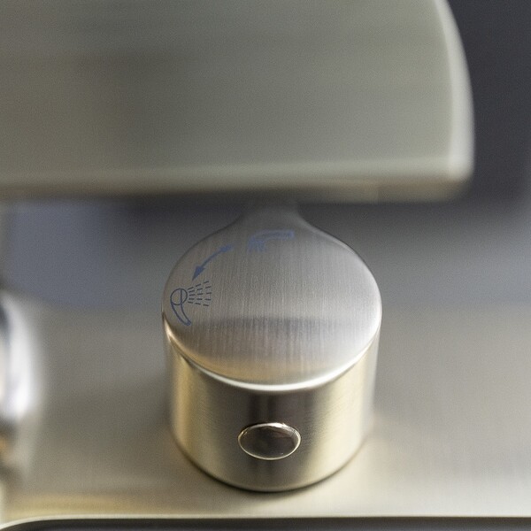 LM7214BG Ursus Смеситель для ванны с монолитным изливом, матовое золото LEMARK