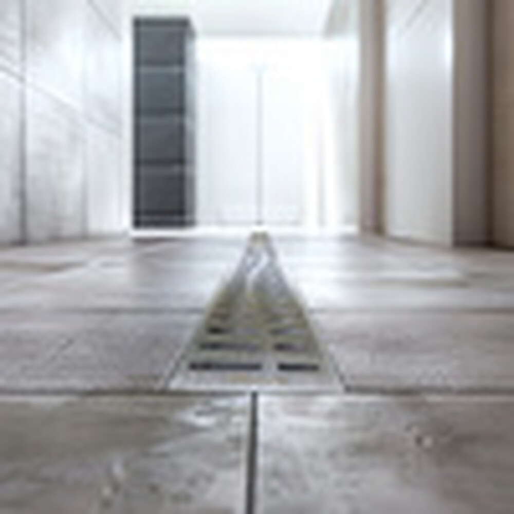 Линейный душевой трап SANTREK AQUA  A-70400 нерж 70*400мм (неповоротный горизонтальный выпуск, ф40)  сухой затвор и гидрозатвор