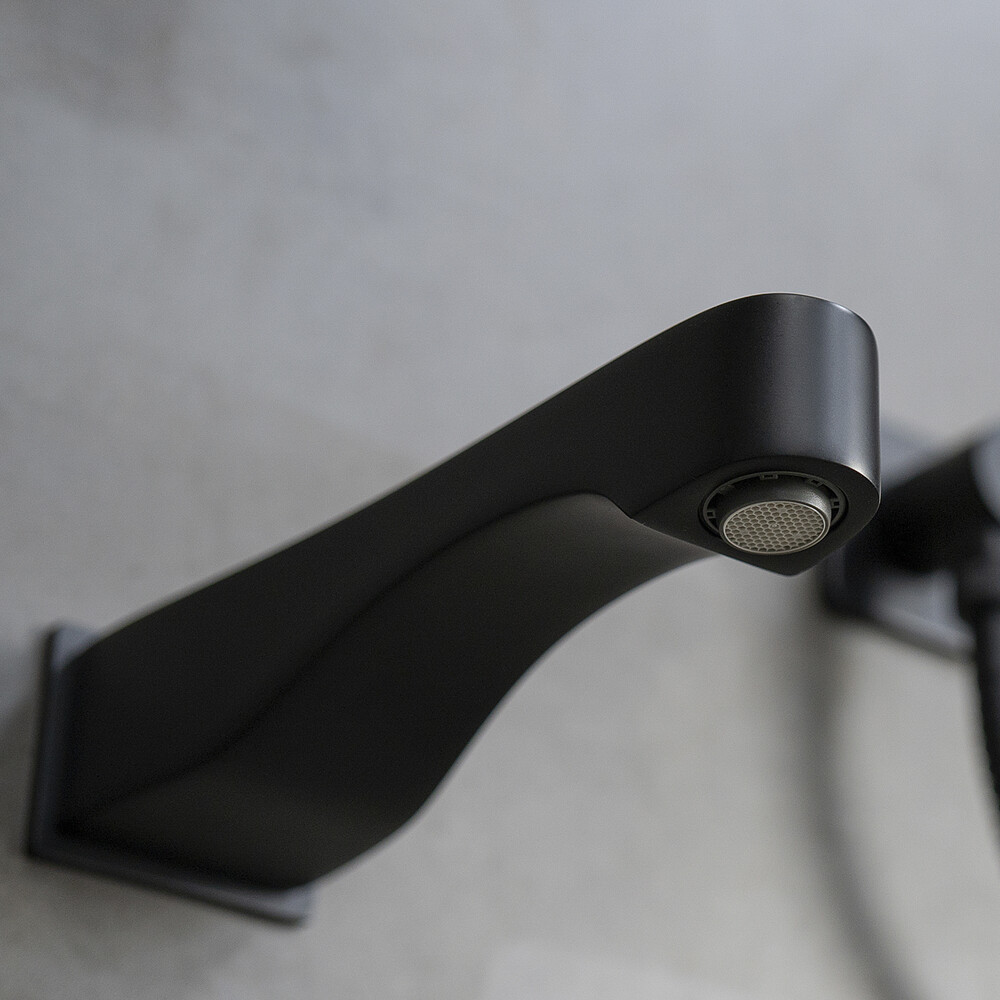 LM7242BL Ursus Смеситель термостатический для ванны и душа, встраиваемый, с доп. 1-ф. лейкой, черный LEMARK