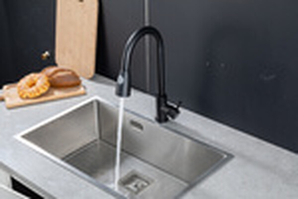 60991-6 Смеситель Кухня Frap d-35 с выдвижной лейкой (черный)