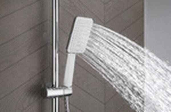 LM7013C Tropic Смеситель для ванны с верхней душевой лейкой "Тропический дождь", с поворотным изливом, белый/хром LEMARK	