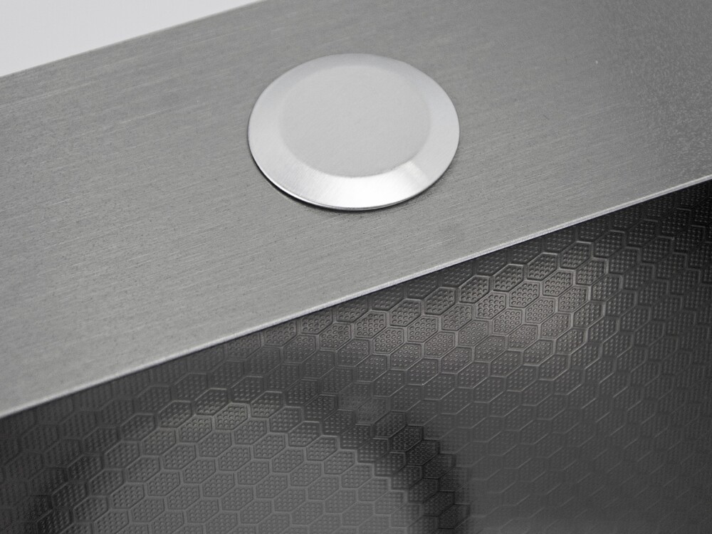 Мойка нерж врезная SANTREK AQUA PRO 500х500х220 т 3,0 ДЕКОР ГРАФИТ D5050HDB (+ сифон + дозатор) + КОЛАНДЕР 440х220 В ПОДАРОК!!!