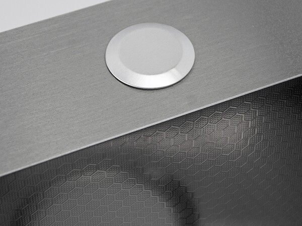 Мойка нерж врезная SANTREK AQUA PRO 600х450х220 т 3,0 ДЕКОР ГРАФИТ D6045HDB (+ сифон + дозатор) + КОЛАНДЕР 390х220 В ПОДАРОК!!!