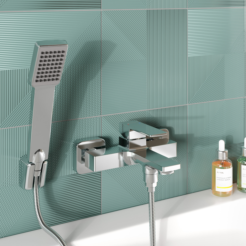 Смеситель для ванны короткий излив GROSS AQUA Грани (Edge) 2515880C