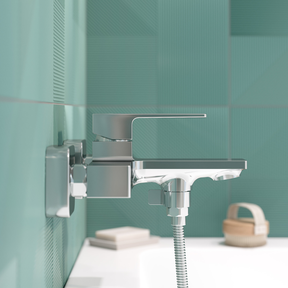 Смеситель для ванны короткий излив GROSS AQUA Грани (Edge) 2515880C