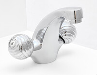 Смеситель Тюльпан GLORIOSO GL250-24 S22 1/2 м/к*