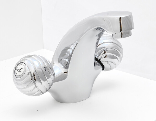 Смеситель Тюльпан GLORIOSO GL250-24 S22 1/2 м/к*