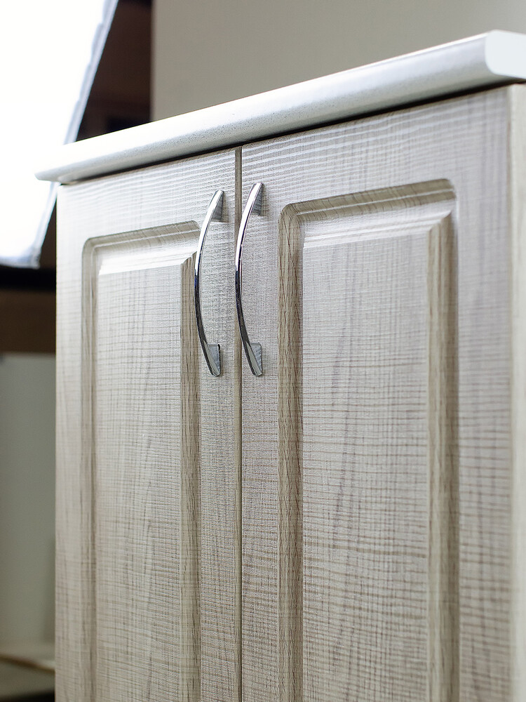 Рабочий стол 80 Сакура (2 двери) фасад МДФ столешница цвет (САХАРА) SANTREK HOME