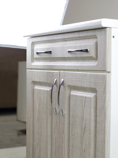 Рабочий стол 60 Сакура (2 дверь + 1 ящик) фасад МДФ столешница цвет (САХАРА) SANTREK HOME