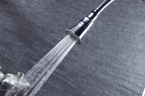 LM0413C Linara Смеситель для кухни, с гибким изливом и 2х-функциональным аэратором, хром LEMARK