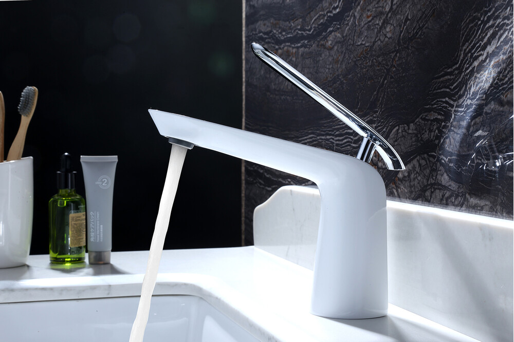 LM4906CW Melange Смеситель для умывальника монолитный, хром/белый LEMARK