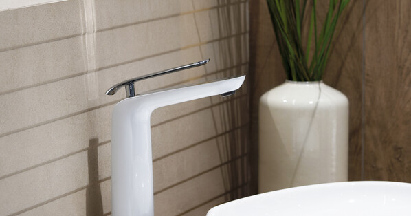 LM4909CW Melange Смеситель для умывальника высокий, монолитный, хром/белый LEMARK